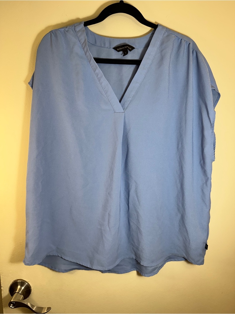 Banana Republic Light Blue V-Neck Flutter Sleeve Blouse Sz.XL
